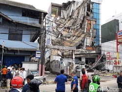 Cerita Mencekam Gedung Roboh dari Slipi hingga Bintaro