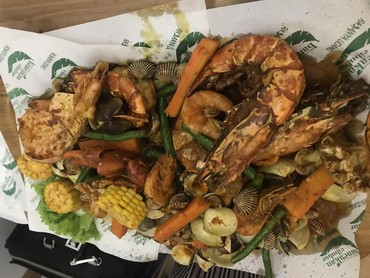 Mencicipi Lezatnya Udang Raja Raksasa dari Papua, Gokil!