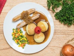 Resep Daging : Mashed Potato With Sausage & Caramelized Onion