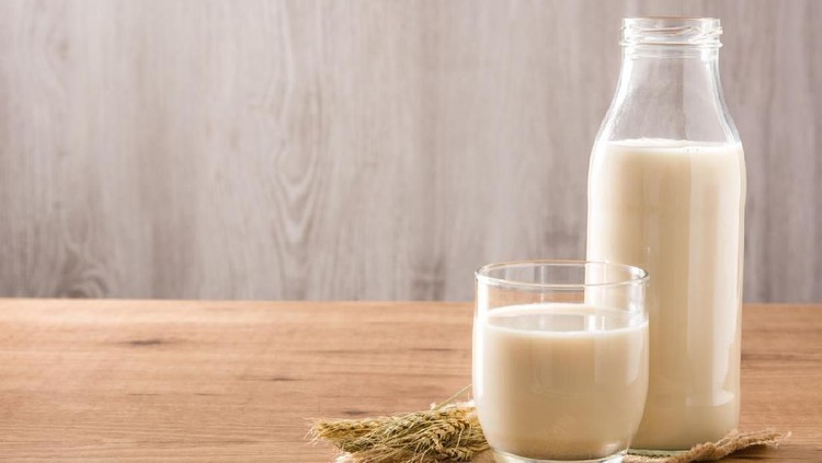 Merawat kecantikan dengan susu beruang dipercaya dapat atasi kusam, dan bikin wajah jadi lebih berkilau. Simak cara menggunakannya untuk hasil lebih maksimal.
