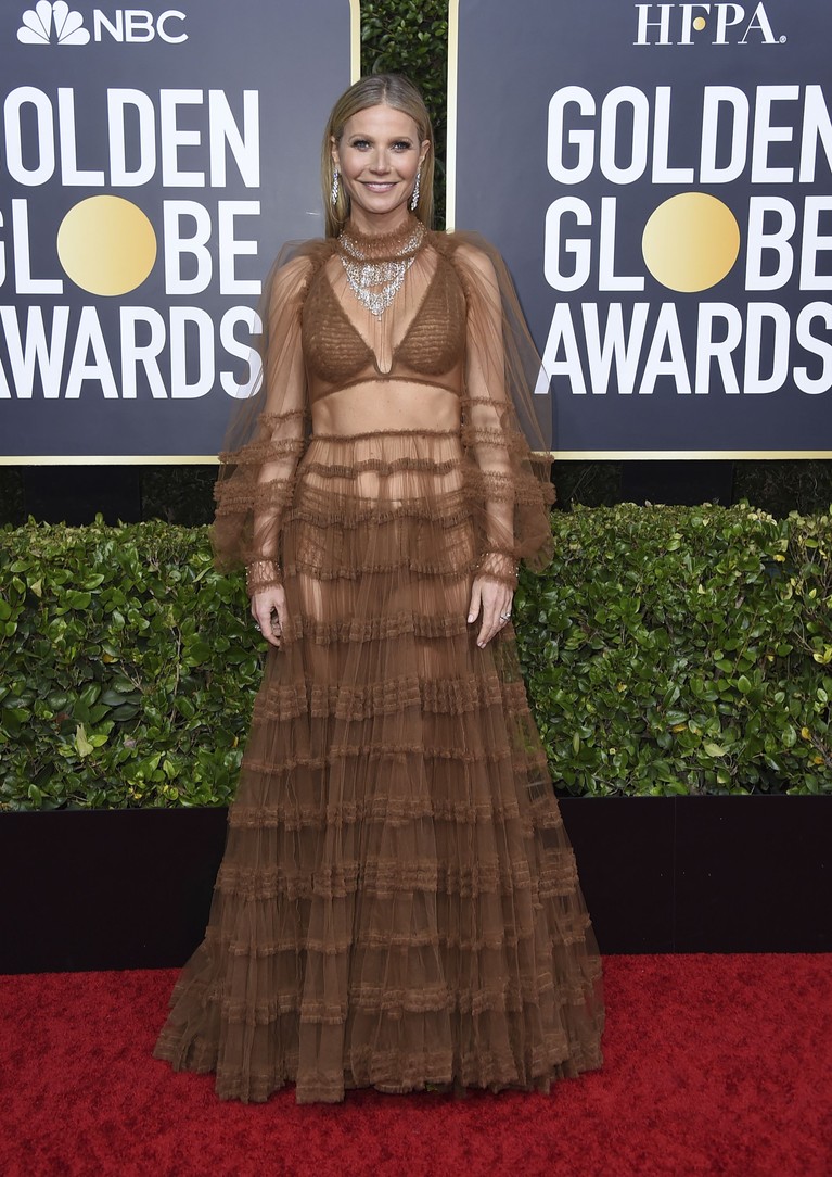 Berikut ini 5 gaya busana yang dinilai terburuk di ajang red carpet Golden Globe Awards 2020 yang diselenggarakan di Selandia Baru, Minggu (5/1).