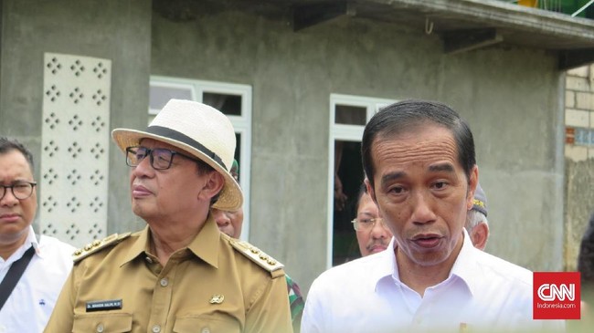 Presiden Jokowi mengatakan keunggulan Indonesia dalam mengatasi karhutla karena keberadaan Babinsa dan Babinkamtibmas.
