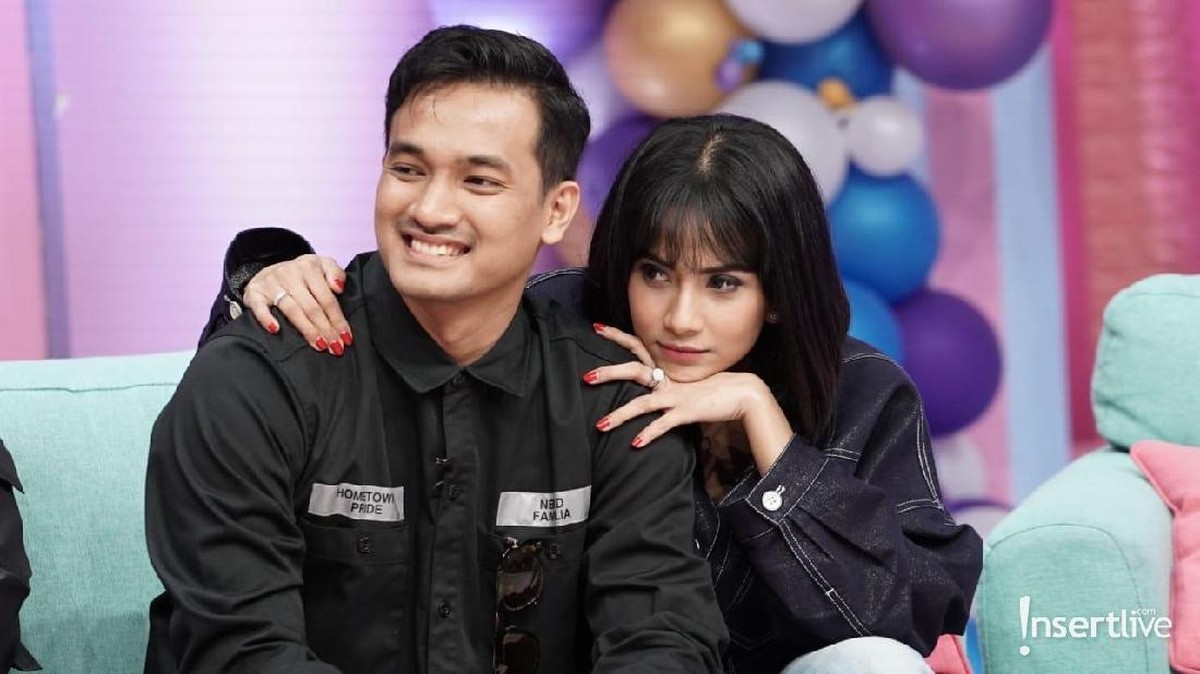 Vanessa Angel dan Bibi Ardiansyah untuk pertama kali muncul di televisi nasional usai resmi menikah pada 15 Desember 2019 lalu&period; 