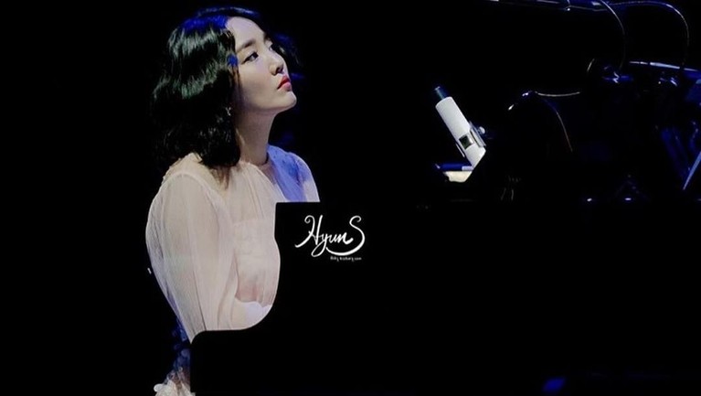Yunha comeback dengan menggaet RM BTS lewat lagunya, Winter Flower, dan berhasil mendapatkan sambutan yang baik. Lalu apa saja fakta menarik dari Younha?