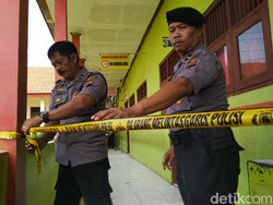 Atap Roboh, SDN Palebon 01 Semarang Dipasangi Garis Polisi