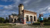 FOTO: Duka Gempa Puerto Rico Gempa magnitudo 5,8 menggoyang Kota Guanica, Puerto Rico, memicu tanah longsor hingga merobohkan sejumlah rumah penduduk.