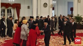 Jokowi Saksikan Sumpah Suhartoyo-Daniel Yusmic Jadi Hakim MK