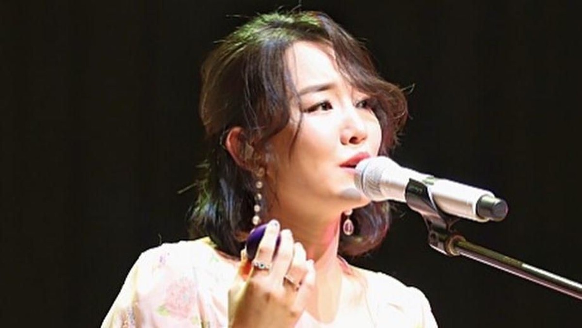 Yunha comeback dengan menggaet RM BTS lewat lagunya&comma; Winter Flower&comma; dan berhasil mendapatkan sambutan yang baik&period; Lalu apa saja fakta menarik dari Younha&quest;