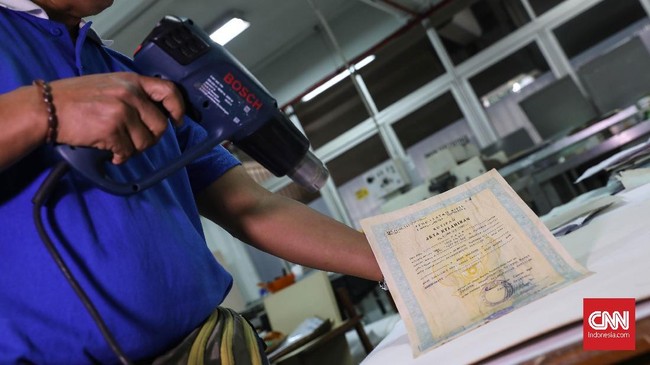 Kementerian Dalam Negeri mengingatkan orang tua agar tidak nyeleneh memberi nama anak. Kemendagri menemukan ada anak bernama Kentut, Pocong bahkan Hantu.