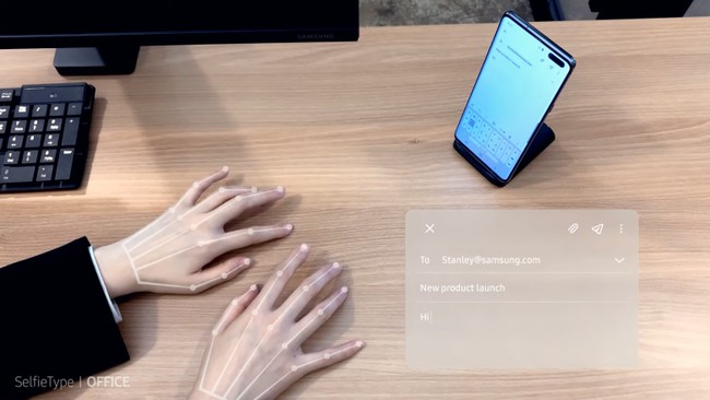 Dengan menambahkan kecerdasan buatan pada kamera selfie, ia bisa menjelma jadi kibor virtual.