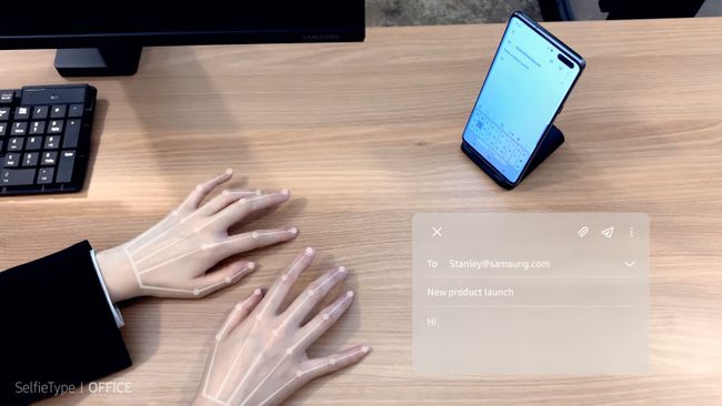 Fungsi Baru Kamera Selfie: Dipakai untuk Mengetik Dengan menambahkan kecerdasan buatan pada kamera selfie, ia bisa menjelma jadi kibor virtual.