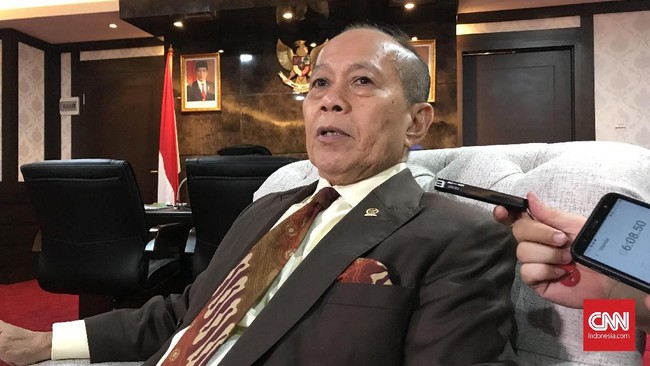 Tim jaksa menghadirkan eks Menkop UKM Syarif Hasan ke Pengadilan Tipikor Bandung sebagai saksi kasus dana fiktif LPDB Koperasi UMKM di Jabar hari ini.