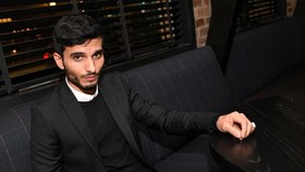 Mehdi Dehbi, Aktor Empat Bahasa Bintang Serial Messiah