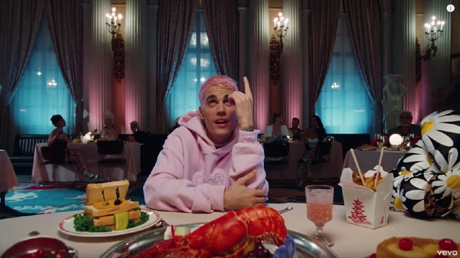 Justin Bieber Bersyukur Kenang Ditangkap Polisi 7 Tahun Lalu Penyanyi Justin Bieber mengenang momen kala ia ditangkap polisi tujuh tahun lalu dan mengingat kekuatan Tuhan yang selalu membantunya memperbaiki diri.
