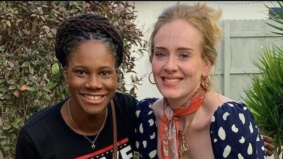 Penampilan Terlihat Kurus Setelah Cerai, Netizen: Ini Adele? Penampilan baru Adele yang terlihat kurus setelah bercerai membuat banyak netizen pangling.