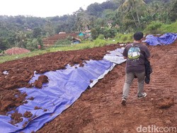 Muncul Lubang di Dekat Proyek Kereta Cepat, Warga Bandung Barat Resah