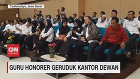 VIDEO: Guru Honorer Geruduk Kantor Dewan