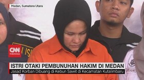 VIDEO: Istri Otaki Pembunuhan Hakim di Medan