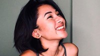 Dengan gaya rambut pendek pun wanita 24 tahun ini tetap ayu ya, Bun. (Foto: Instagram/ @mutia_ayuu)
