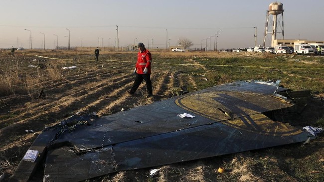 Pesawat Ukraina diduga ditembak dua rudal oleh Iran sampai pemimpin baru ISIS.