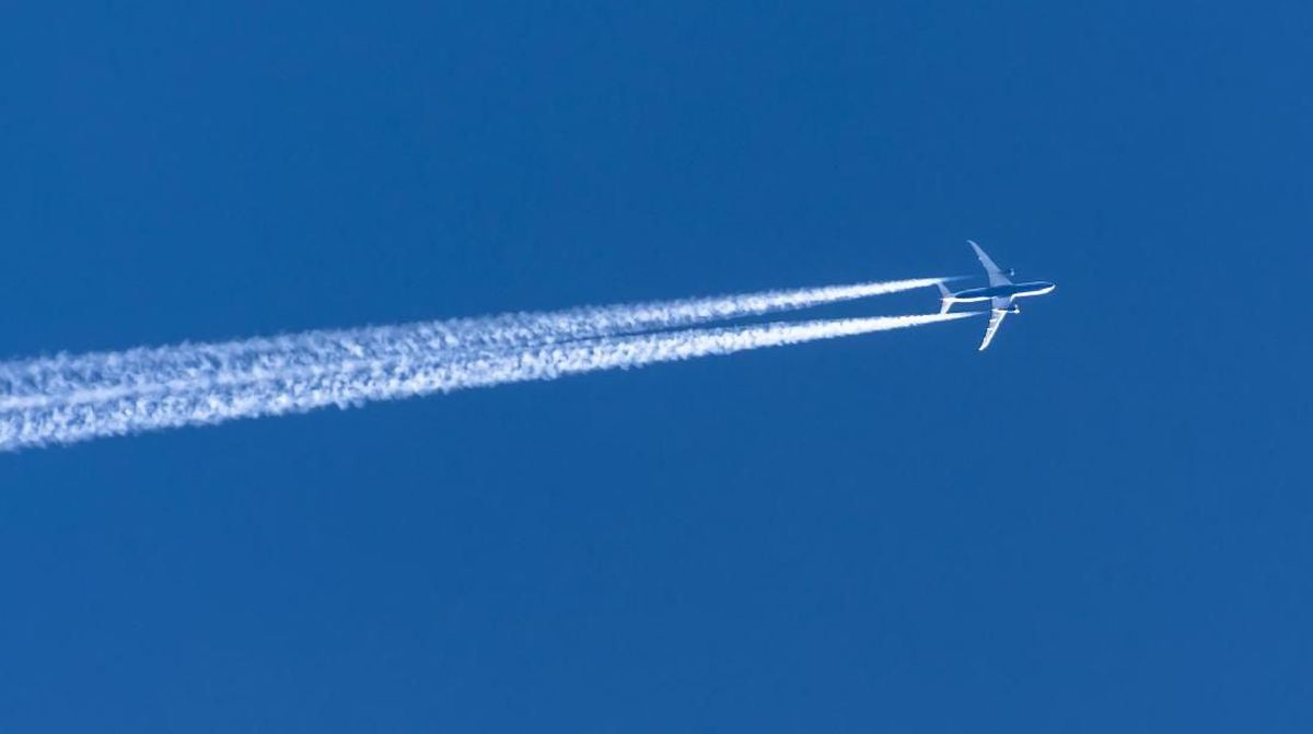 Iseng Saat Terbang, Pilot Ukir Tulisan 'Saya Bosan' di Langit