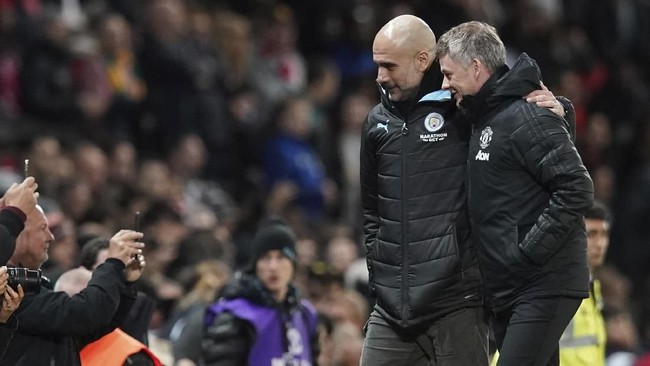 Pengumuman daftar nominasi Pelatih Terbaik Liga Inggris menuai pro dan kontra setelah Pep Guardiola tak masuk nominasi.
