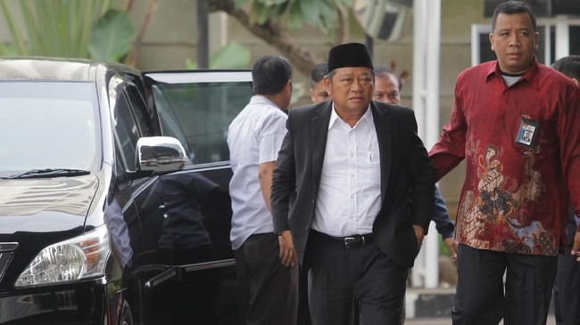 Kemendagri memastikan akan menindaklanjuti secara atura jika KPK melakukan penahanan terhadap Bupati Sidoarjo, Saiful Ilah.