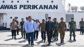 Keluhan Nelayan Saat Bertemu Menteri Perikanan di Natuna