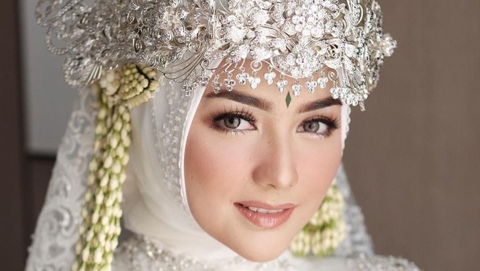 Membahas Profil Kebaya Nikahan Citra Kirana Terupdate