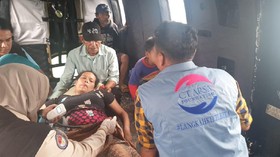 CT Arsa Bantu TNI Evakuasi Dua Ibu Hamil Korban Banjir Bogor