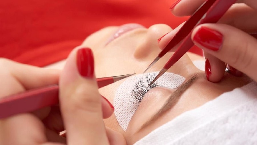 eyelash extension