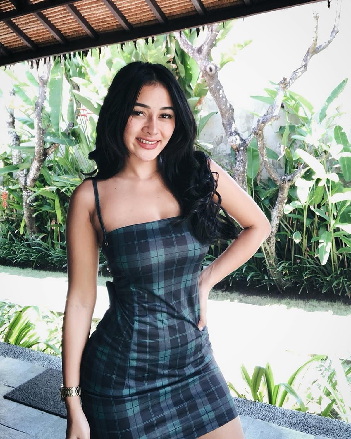 Mutia Ayu baru saja menunjukkan kehamilan besar di akun Instagram&period; Oleh karena itu&comma; intip transformasi istri Glenn Fredly sebelum dan sesudah hamil yuk&excl;