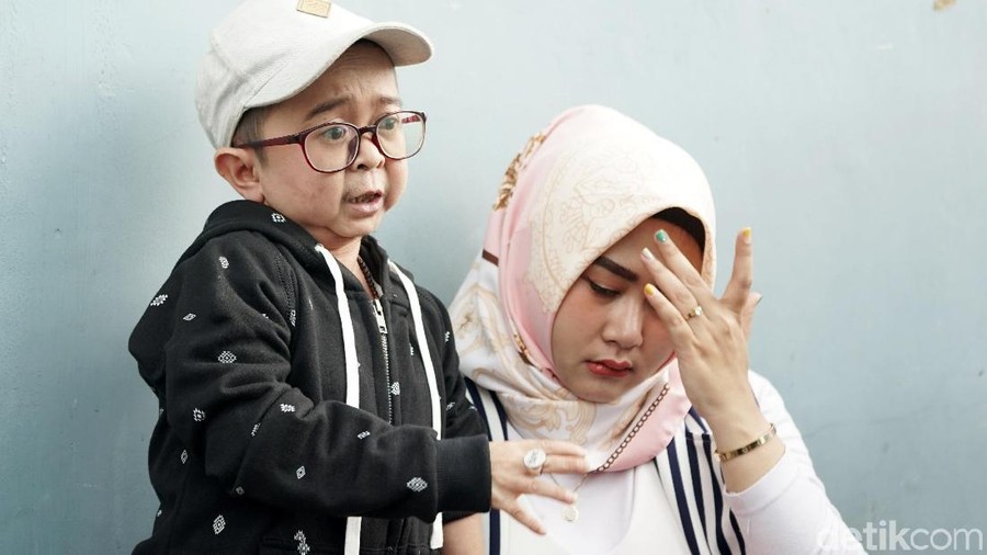 Daus Mini dan istrinya, Shelvie saat ditemui di studio Trans TV.