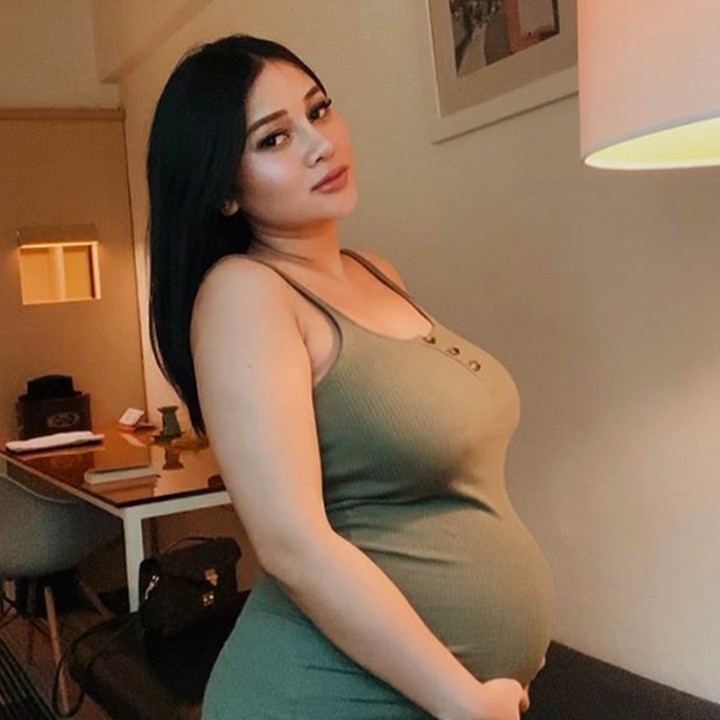 Baby bump sudah terlihat, Mutia Ayu tetap tampil menawan. (Foto: Instagram/ @mutia_ayuu)