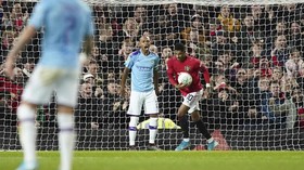 FOTO: Man City Hajar MU di Old Trafford