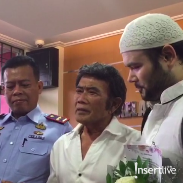 Tangis Haru Rhoma Irama Saat Ridho Rhoma Bebas dari Penjara