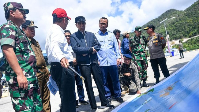 Pemerintah diminta meninjau kembali semua perjanjian dengan China jika negara tersebut tetap bersikukuh mengklaim Perairan Natuna.
