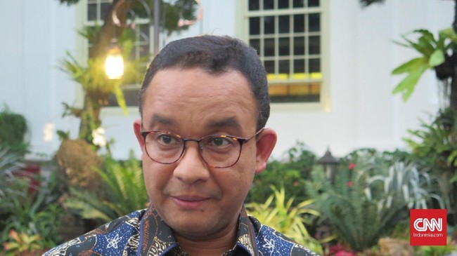 Gubernur DKI Anies mendatangi lokasi halte Bundaran HI yang hangus, lalu berjanji kepada massa aksi bakal menyampaikan aspirasi mereka, Jumat (9/10).