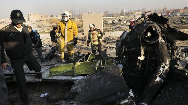 Iran Tangkap 30 Tentara terkait Insiden Pesawat Ukraina Aparat Iran menangkap 30 tentara terkait insiden salah tembak pesawat maskapai Ukraina.