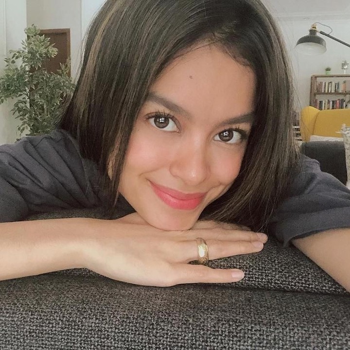 <p>Nama Eva Celia, anak Indra Lesmana dan Sophia Latjuba sudah sering terdengar. Mengikuti jejak kedua orang tuanya, Eva Celia juga terjun ke dunia hiburan. Paras cantik Eva Celia menyita perhatian banyak orang. (Foto: Instagram @evacelia)</p>