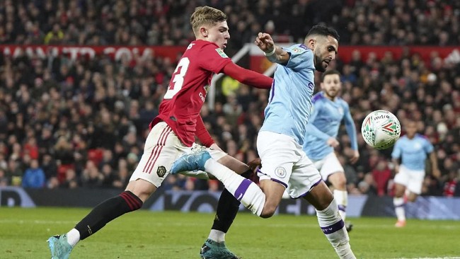 Manchester United harus menerima kenyataan 'kalah' dari Manchester City hanya dalam waktu 22 menit pada leg pertama semifinal Piala Liga Inggris.