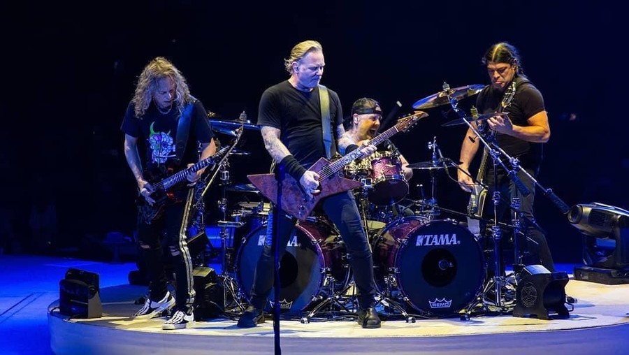 Metallica Donasikan Rp10 Miliar untuk Pemadam Kebakaran Australia Kebakaran hutan yang melanda Australia mencuri perhatian band metal asal Amerika Serikat, Metallica.