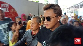Kesaksian Rizky Febian, Bibir Mendiang Ibunya Berwarna Ungu