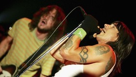 Jack Sherman, Gitaris Album Pertama RHCP Meninggal di Usia 64