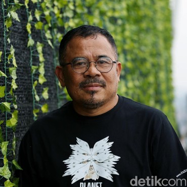 Sineas Garin Nugroho Terima Penghargaan dari Media Prestasi Rekor Indonesia