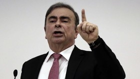 Serangan Balik Rp15 Triliun dari Buronan Carlos Ghosn Buat Nissan