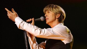Ikon Musik Rock David Bowie Resmi Jadi Nama Jalan di Paris