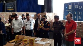 Bea Cukai Sita Satu Kontainer Pulpen Tiruan dari China