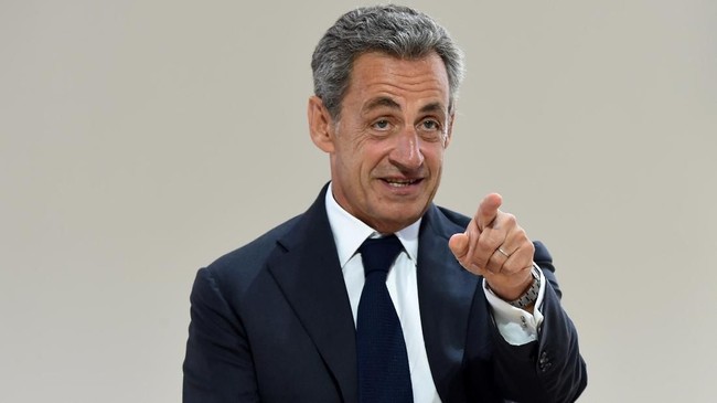 Jaksa penuntut umum di Paris, Prancis, menuntut mantan Presiden Nicolas Sarkozy (65) dengan hukuman dua tahun penjara dalam kasus korupsi.