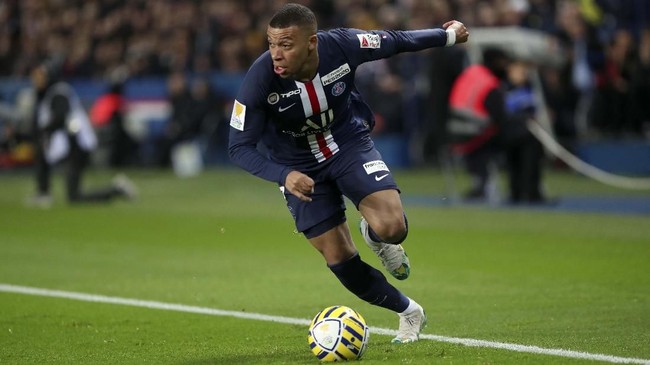 Dengan bantuan Nike, Barcelona menjadikan penyerang PSG Kylian Mbappe sebagai pengganti Lionel Messi.